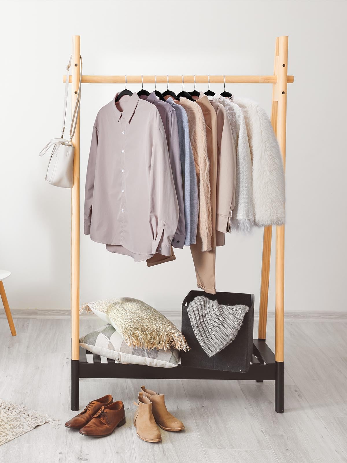 Smartor 40-pack closet solution for dorms and busy homes