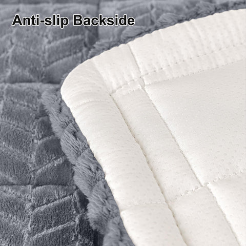 Smiry machine washable couch cover maintains color vibrancy after washing.