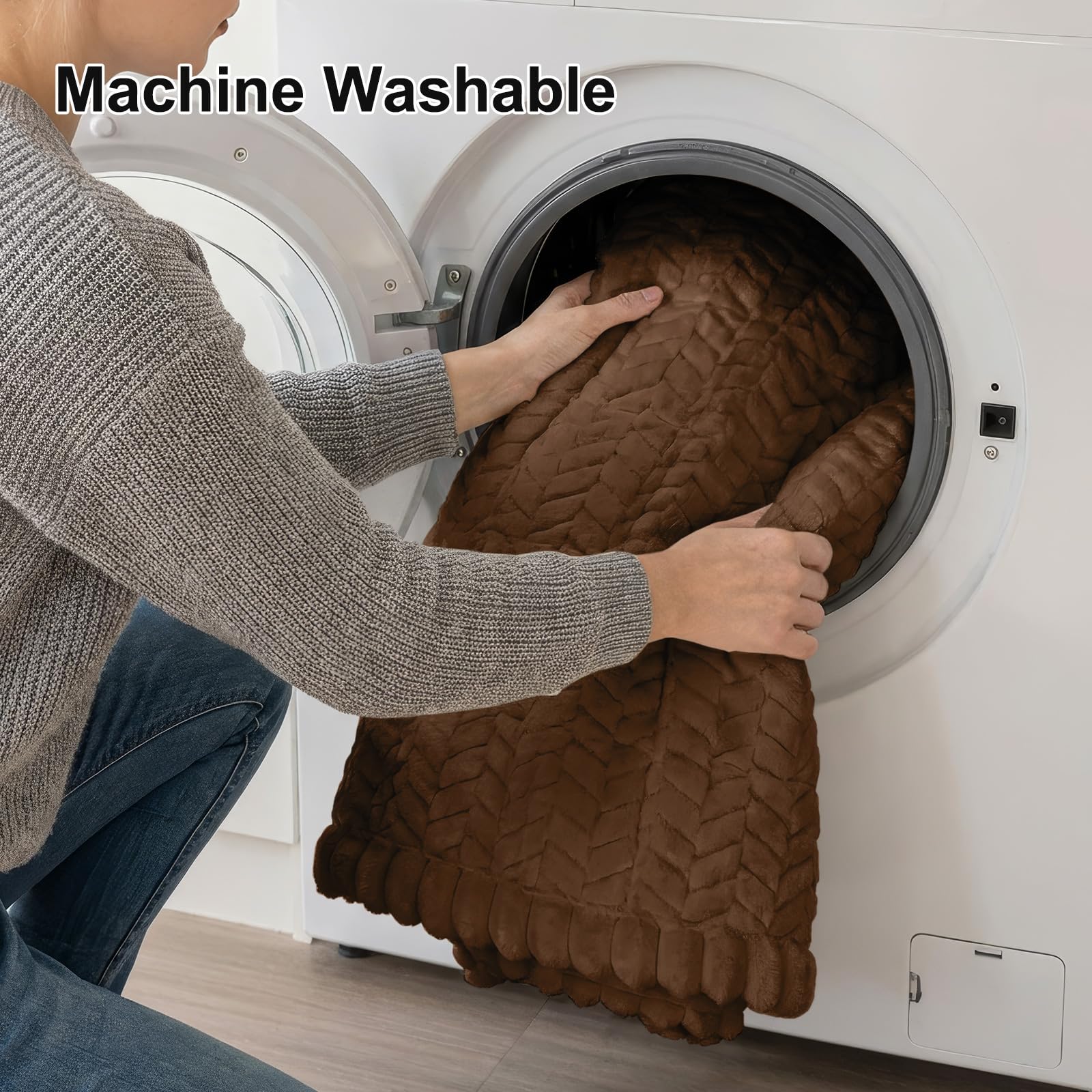 Smiry machine-washable cover restores softness and cleanliness.