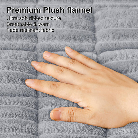 Smiry silicone grip prevents shifting, keeping the cover neat during zoomies