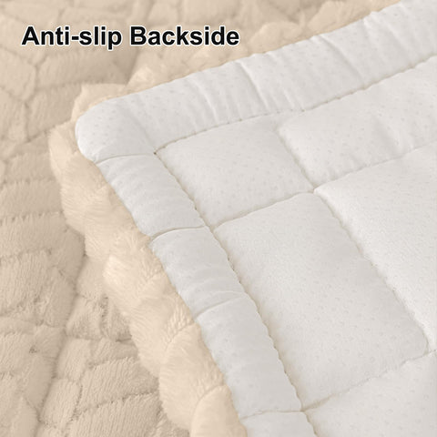 Smiry pet-friendly design stands up to paws, spills, and wear.