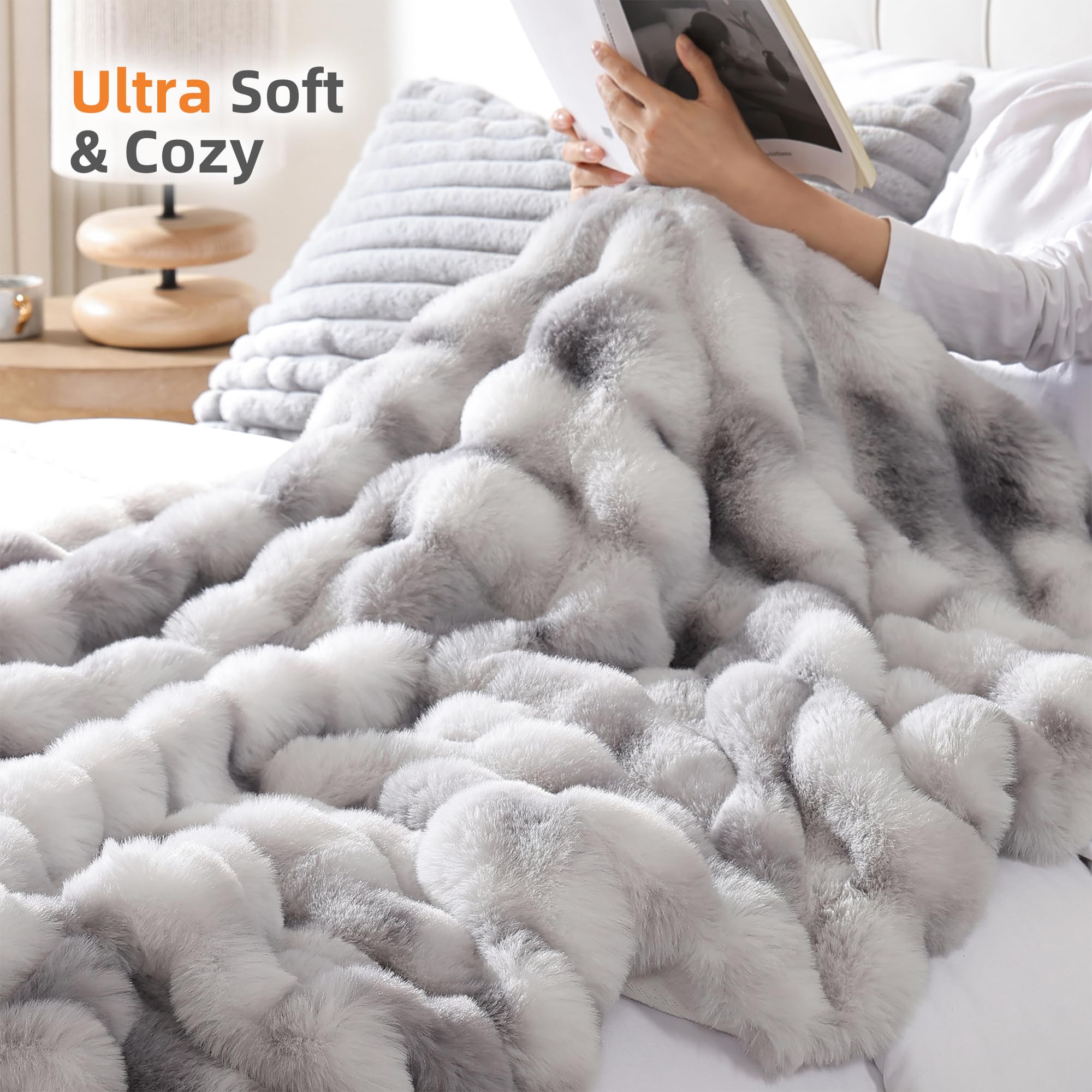 Smoofy 600 GSM front texture highlights thickness and plush warmth.
