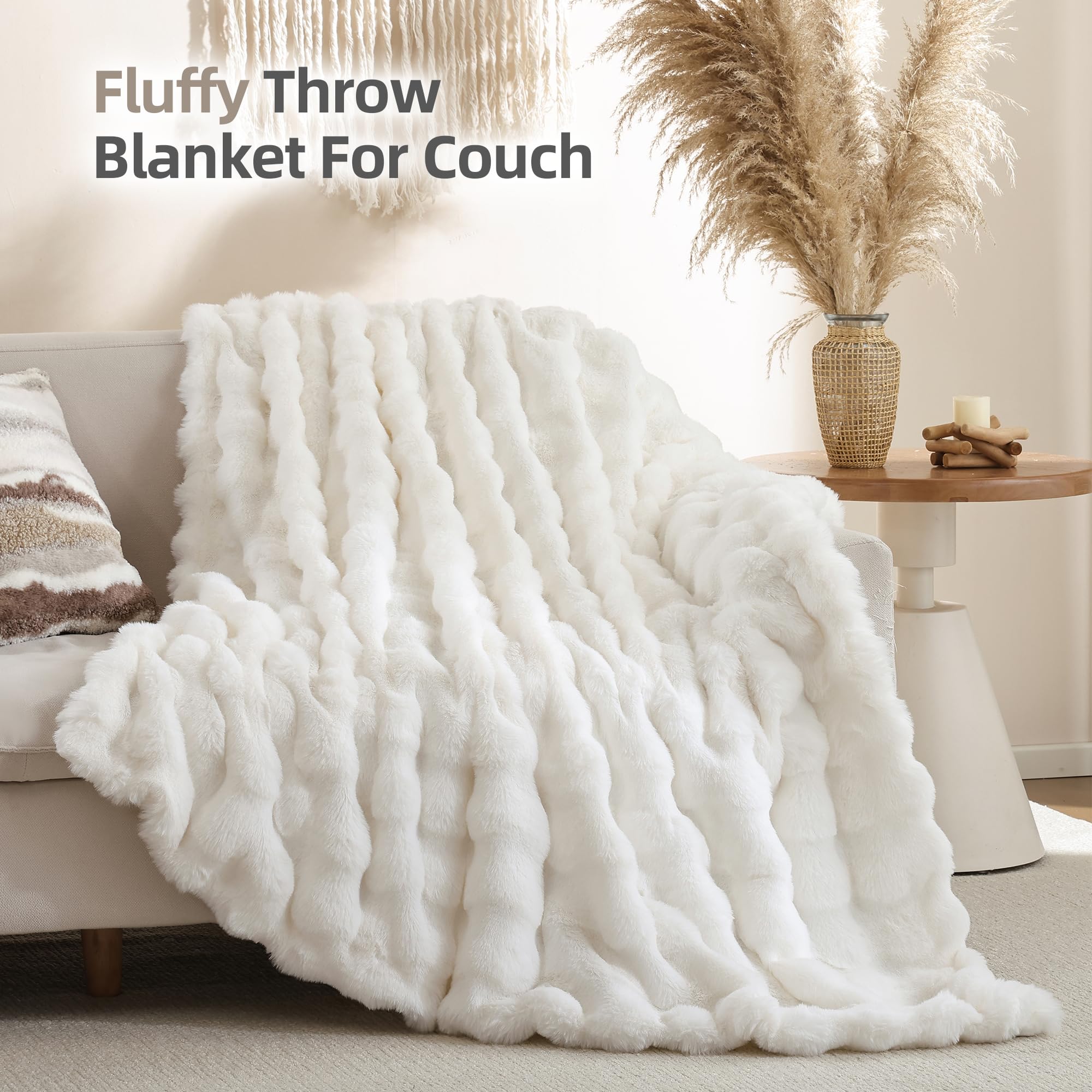 Smoofy cloud-like fabric feel; ideal for lounging on bed or sofa.