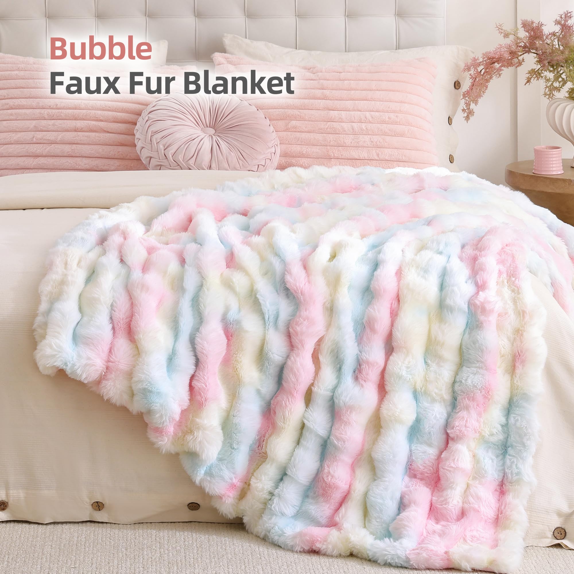 Smoofy faux fur throw with cloud-soft texture for luxurious lounging.