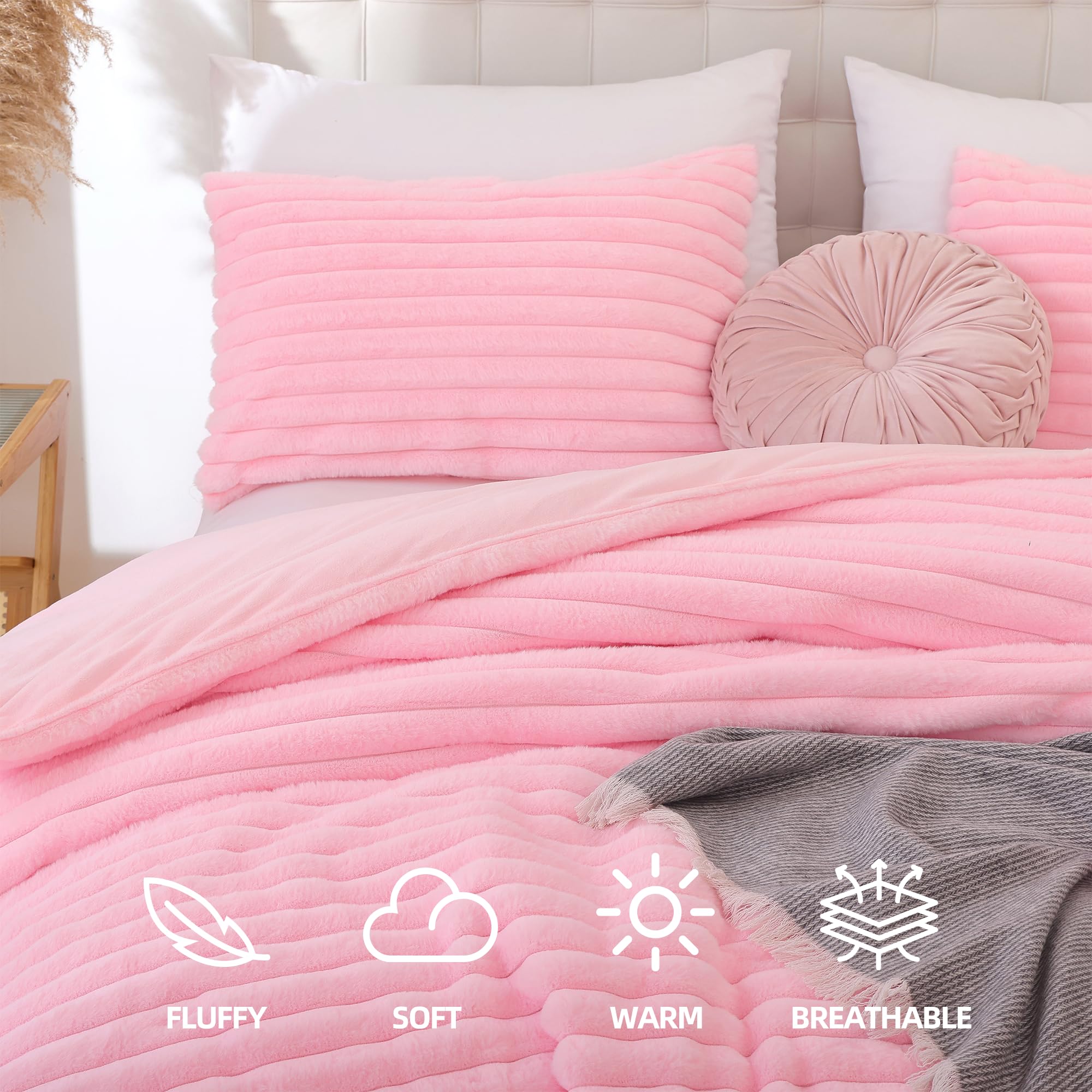 Smoofy Fluffy Queen comforter close-up showing plush micro-mink texture