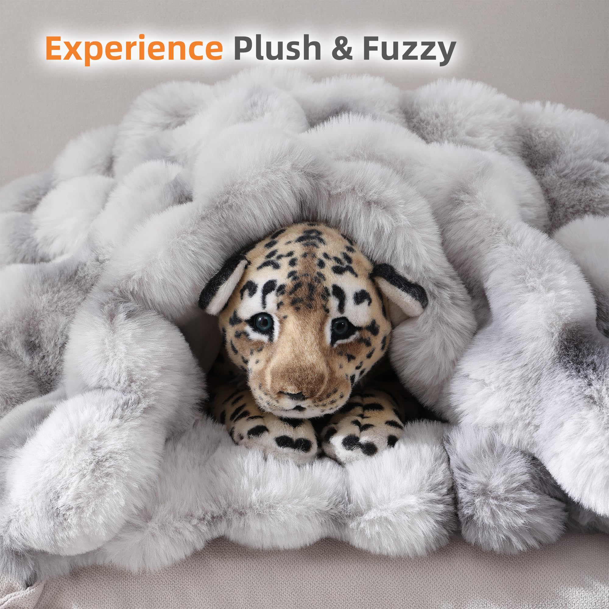 Smoofy gift-ready packaging makes this plush throw a thoughtful present.