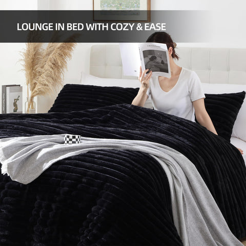 Smoofy queen pillow cases included for coordinated bedding (20x26).