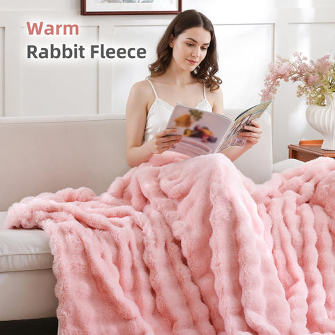 Smoofy thick yet lightweight warmth for year-round lounging.