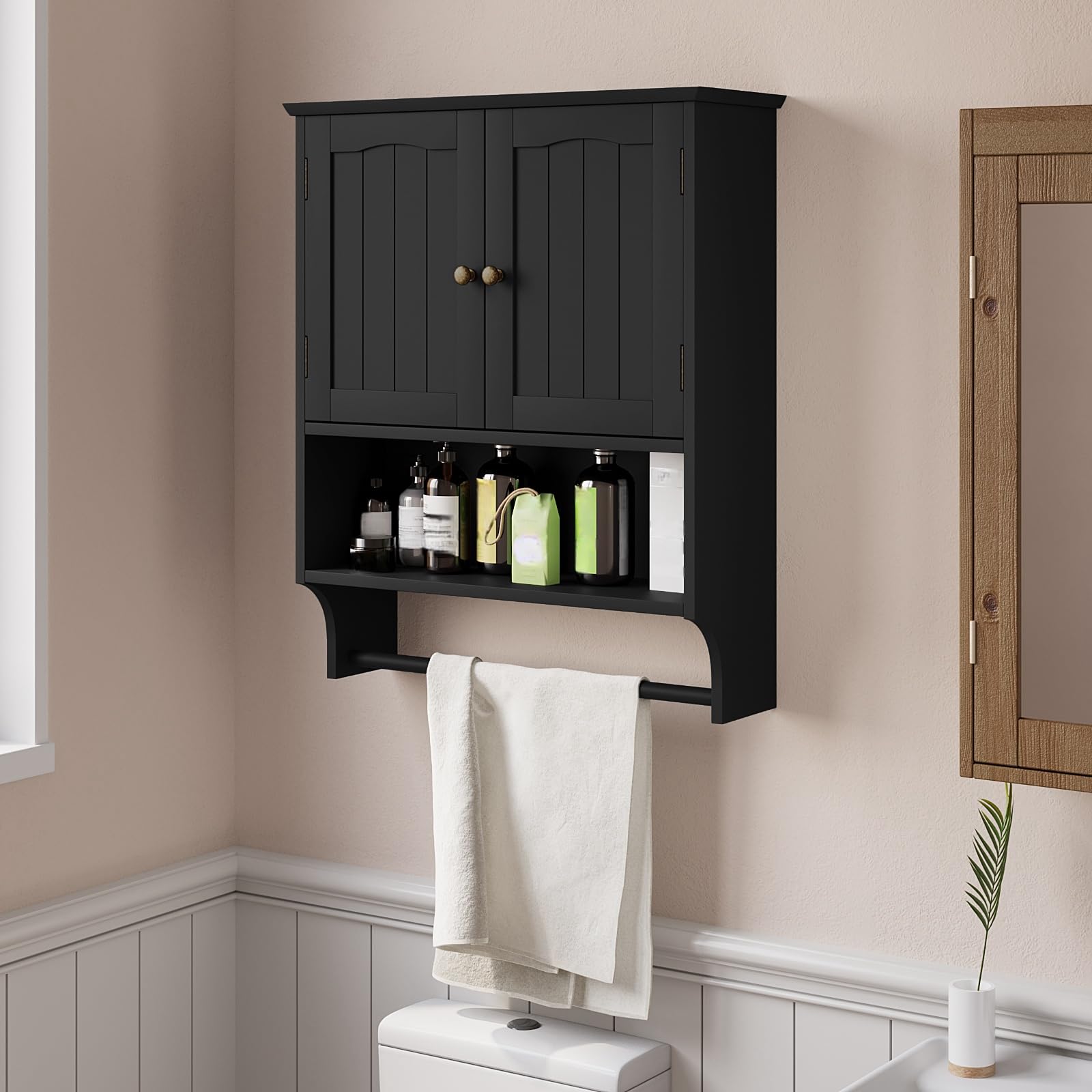 Smuxee medicine cabinet with two doors and adjustable shelves for flexible use
