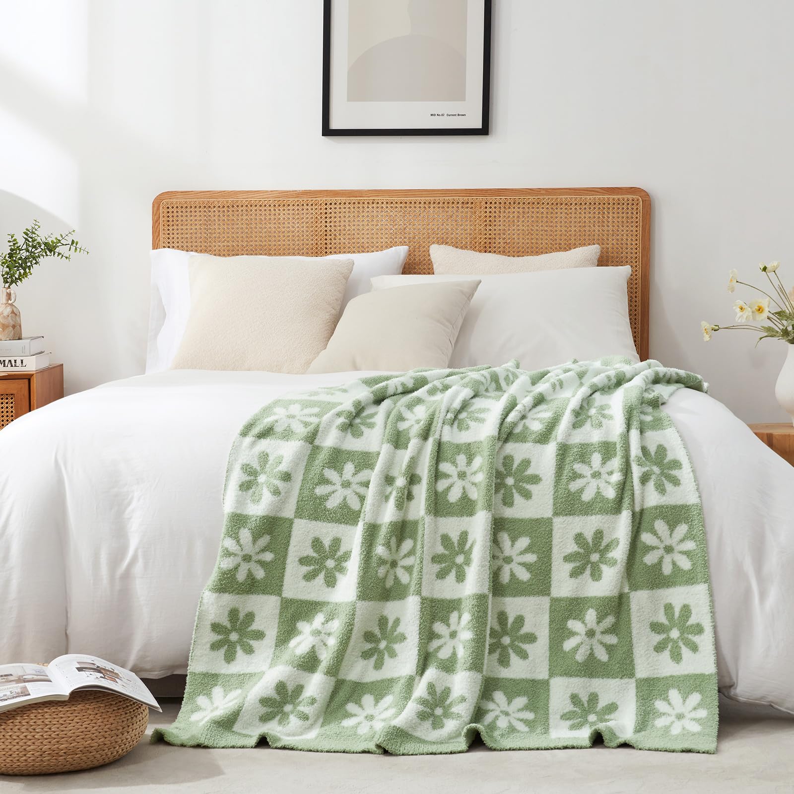 Snuggle Sac machine-washable blanket, easy care for everyday use.