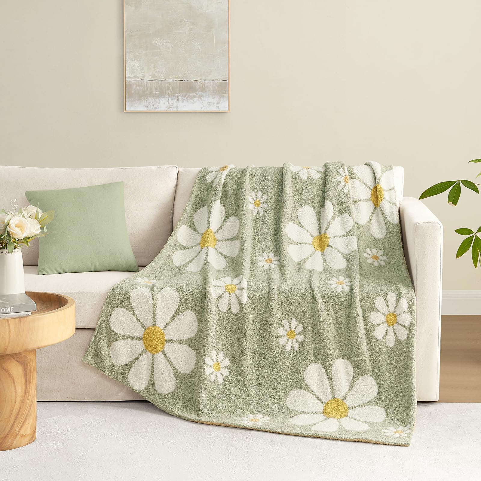 Snuggle Sac machine-washable throw blanket stays soft after washing.