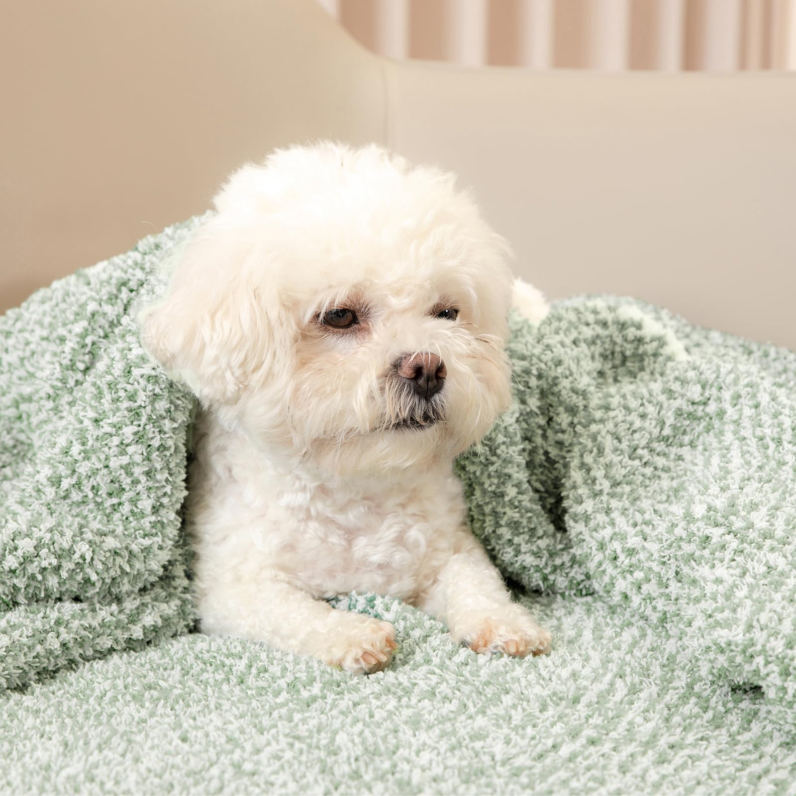 Snuggle Sac non-shedding blanket maintains a neat, tidy appearance.