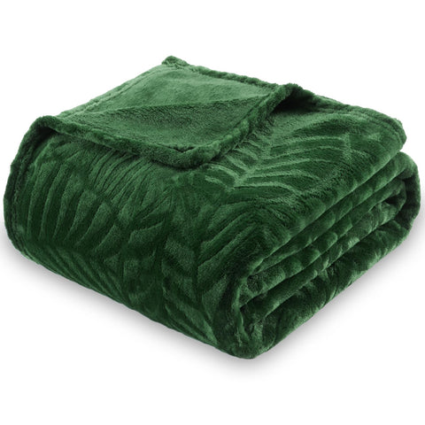 SOCHOW soft flannel fleece throw blanket delivers cozy warmth on cool evenings.