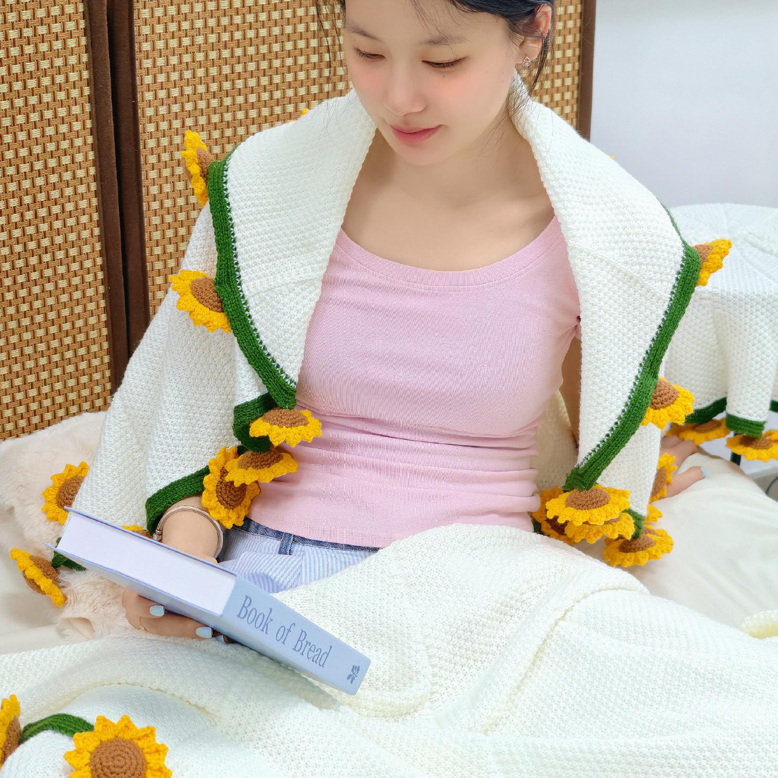 SoffMoiis machine-washable floral knit blanket stays soft after washes