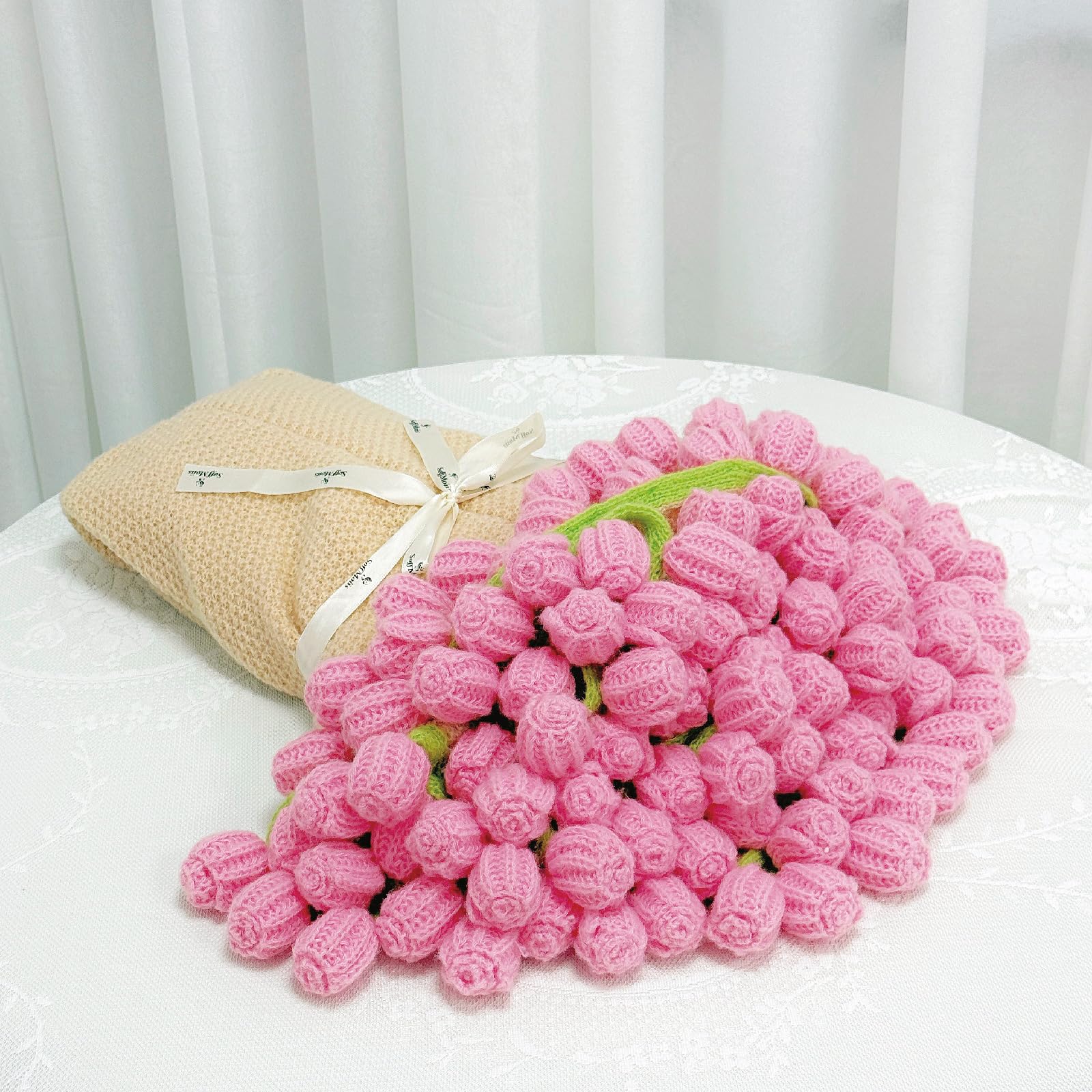 SoffMoiis ultra-soft plush blanket offers lightweight warmth for naps.