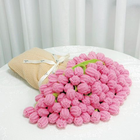 SoffMoiis ultra-soft plush blanket offers lightweight warmth for naps.