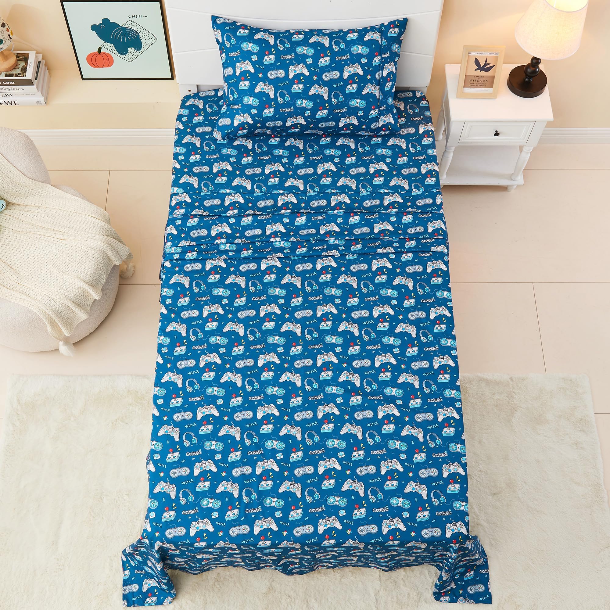 Softan easy-care bedding set is machine washable and quick-drying.