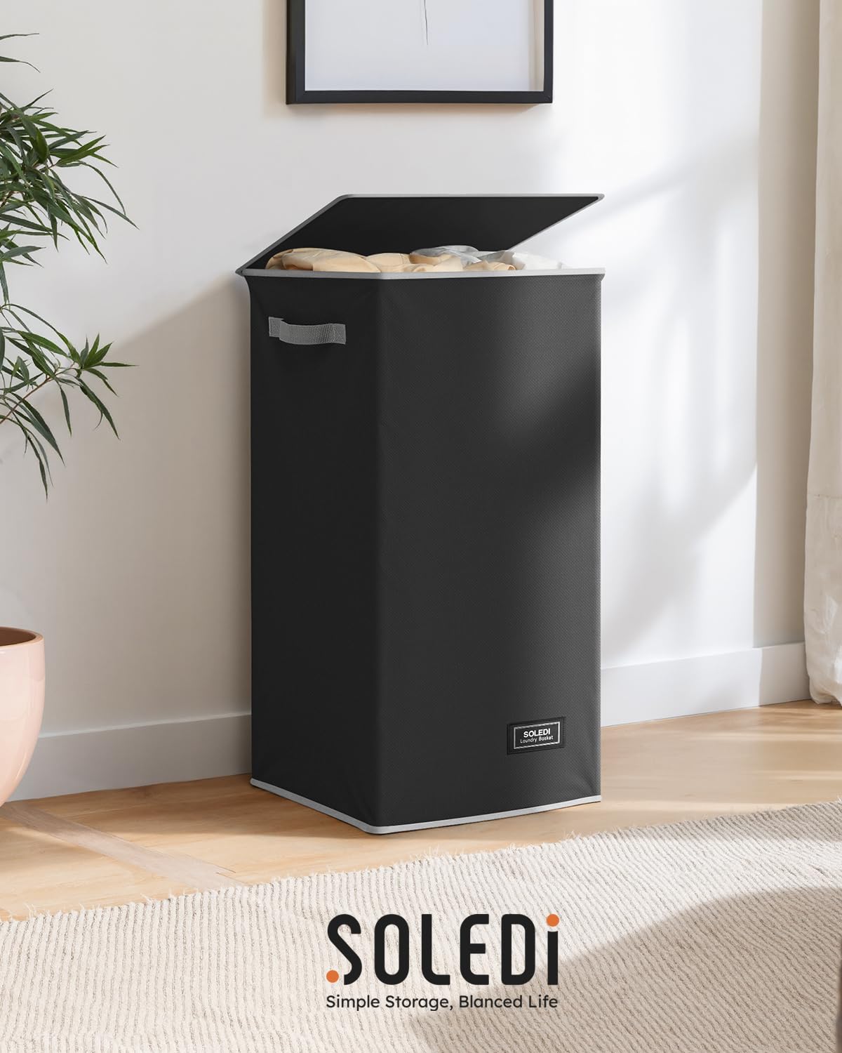 SOLEDI bottom support adds stability for upright use.