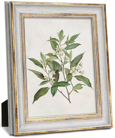 Sonefreiy 8x10 frame shown for gifting on special occasions.