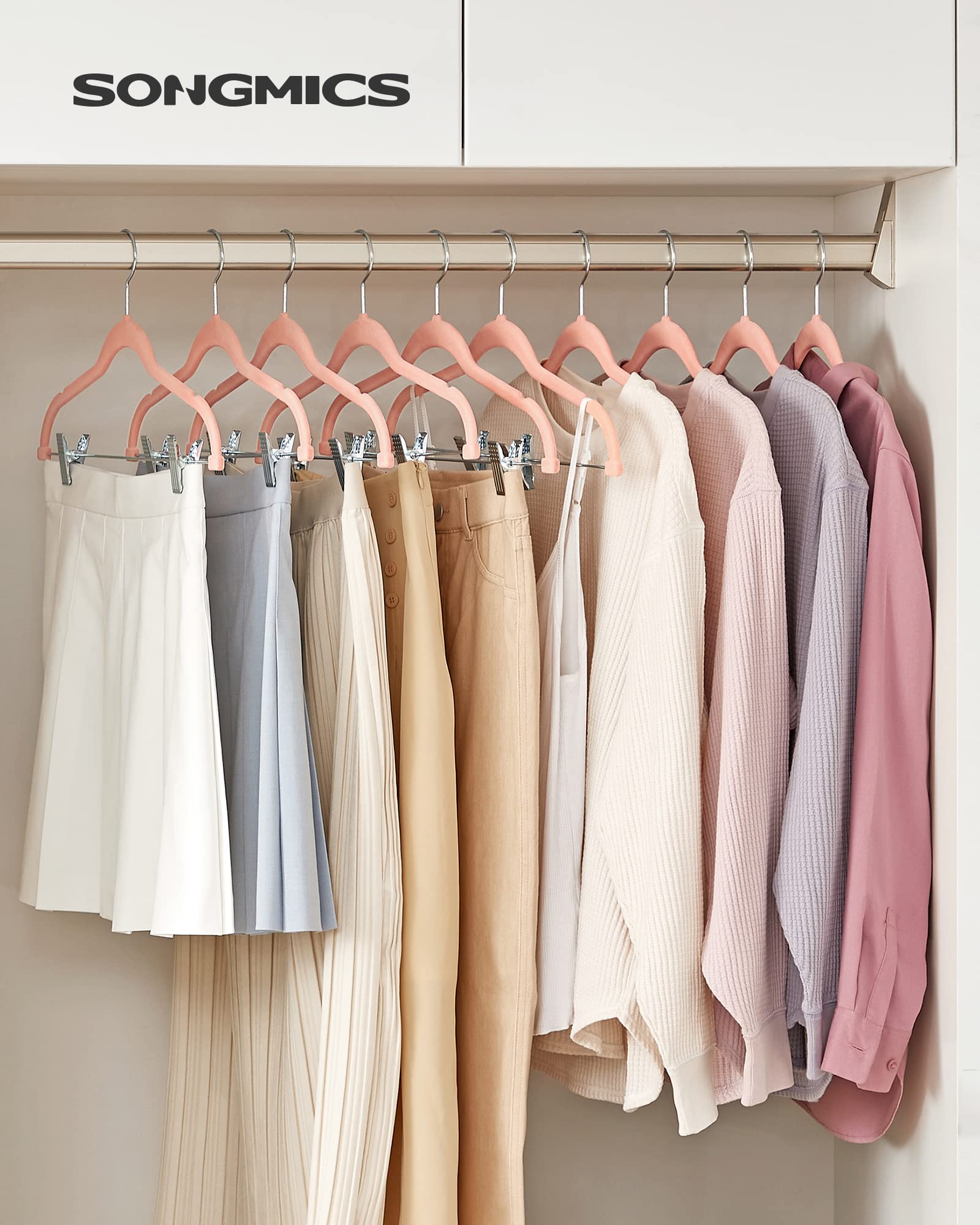 Songmics 16.7-inch velvet hangers highlight garment length and prevent creases