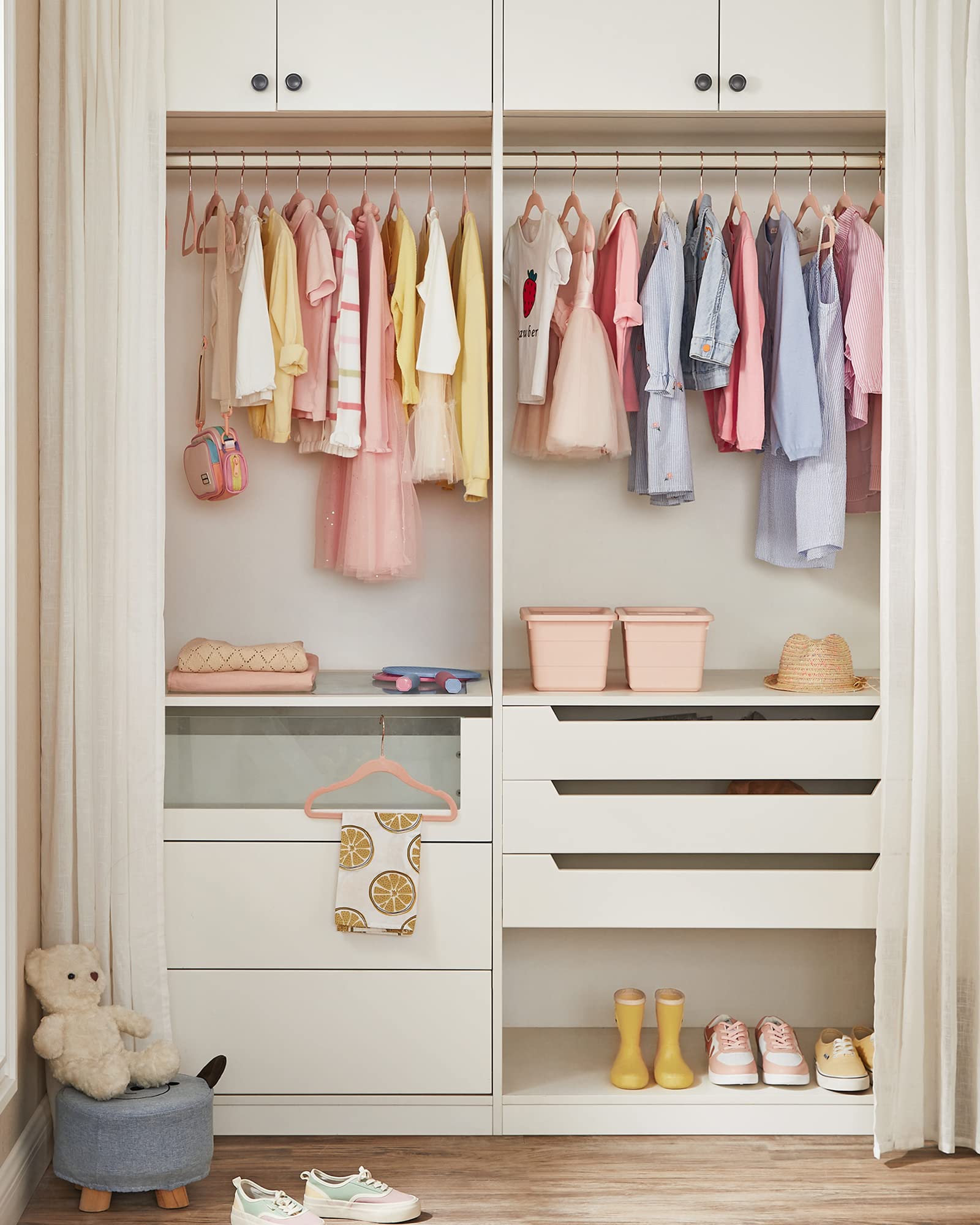 SongMics velvet finish prevents snagging and keeps outfits in place.