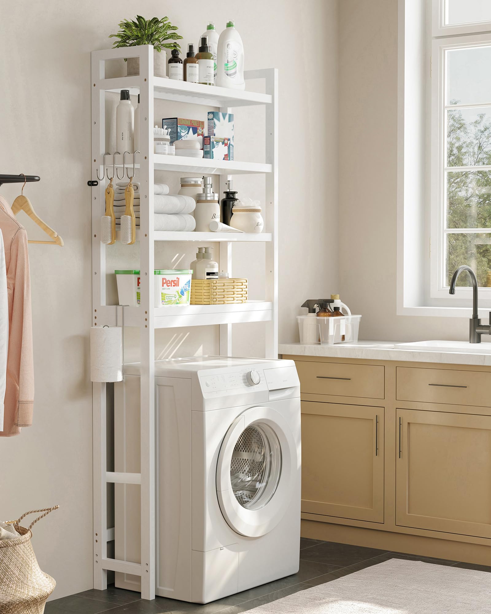 SONGMICS cloud white finish brightens bathrooms and blends with décor.
