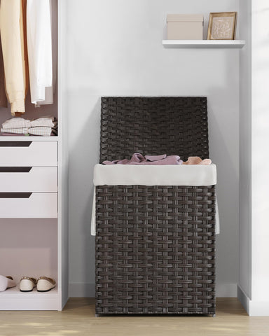 Songmics bottom feet protect floors and keep the basket stable.