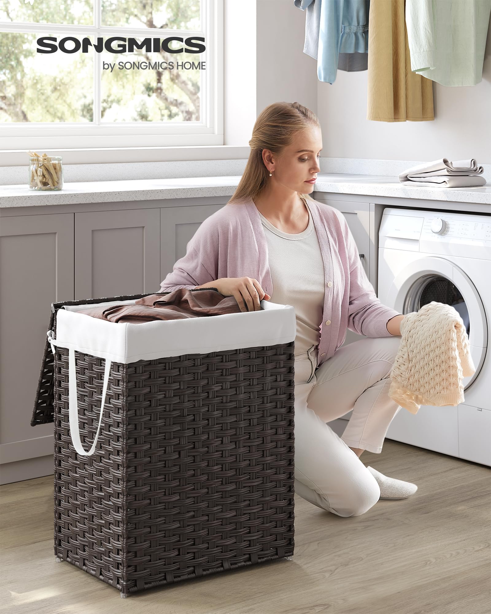 Songmics removable liner enables easy washing and simple laundry transfers.