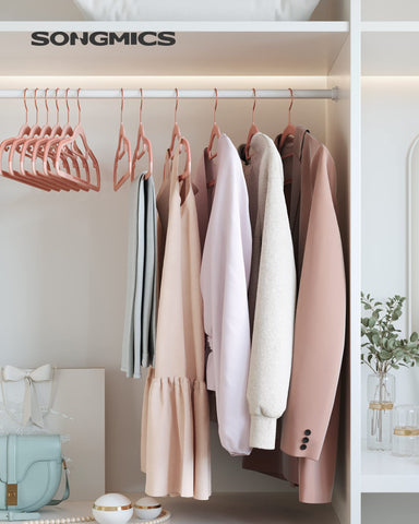 SONGMICS non-slip shoulders prevent slips on delicate fabrics and silk.