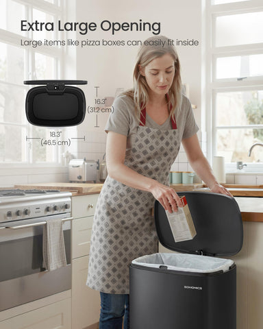 SONGMICS pedal-operated design allows hands-free opening when your hands are full.