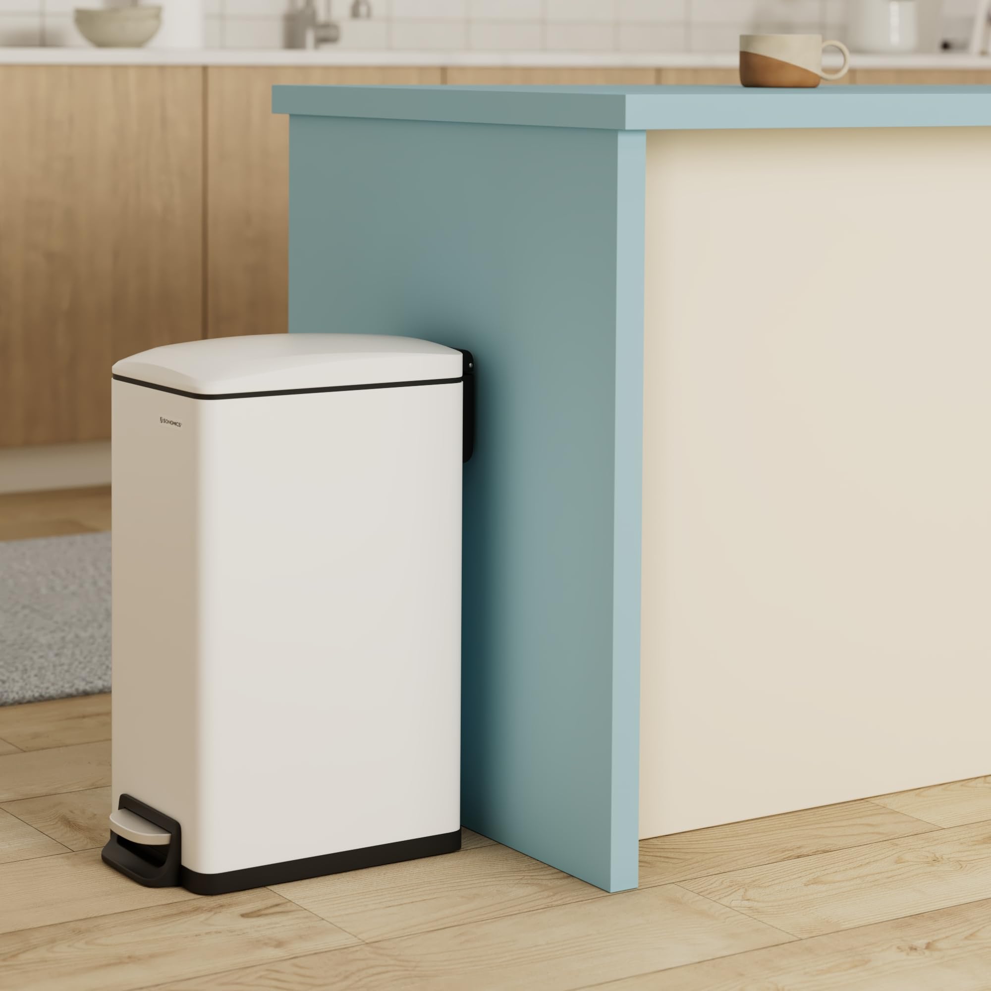 Songmics Slim Trash Can soft-close lid reduces noise during daily use.