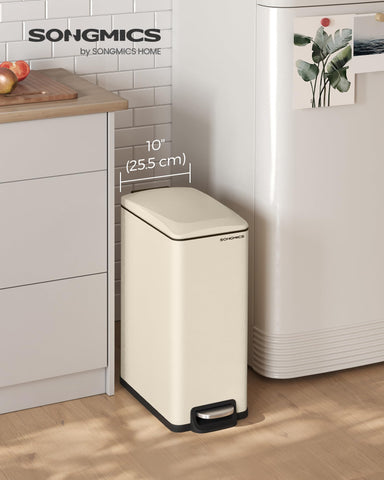 SongMics soft-close lid keeps odors in and reduces noise during use.