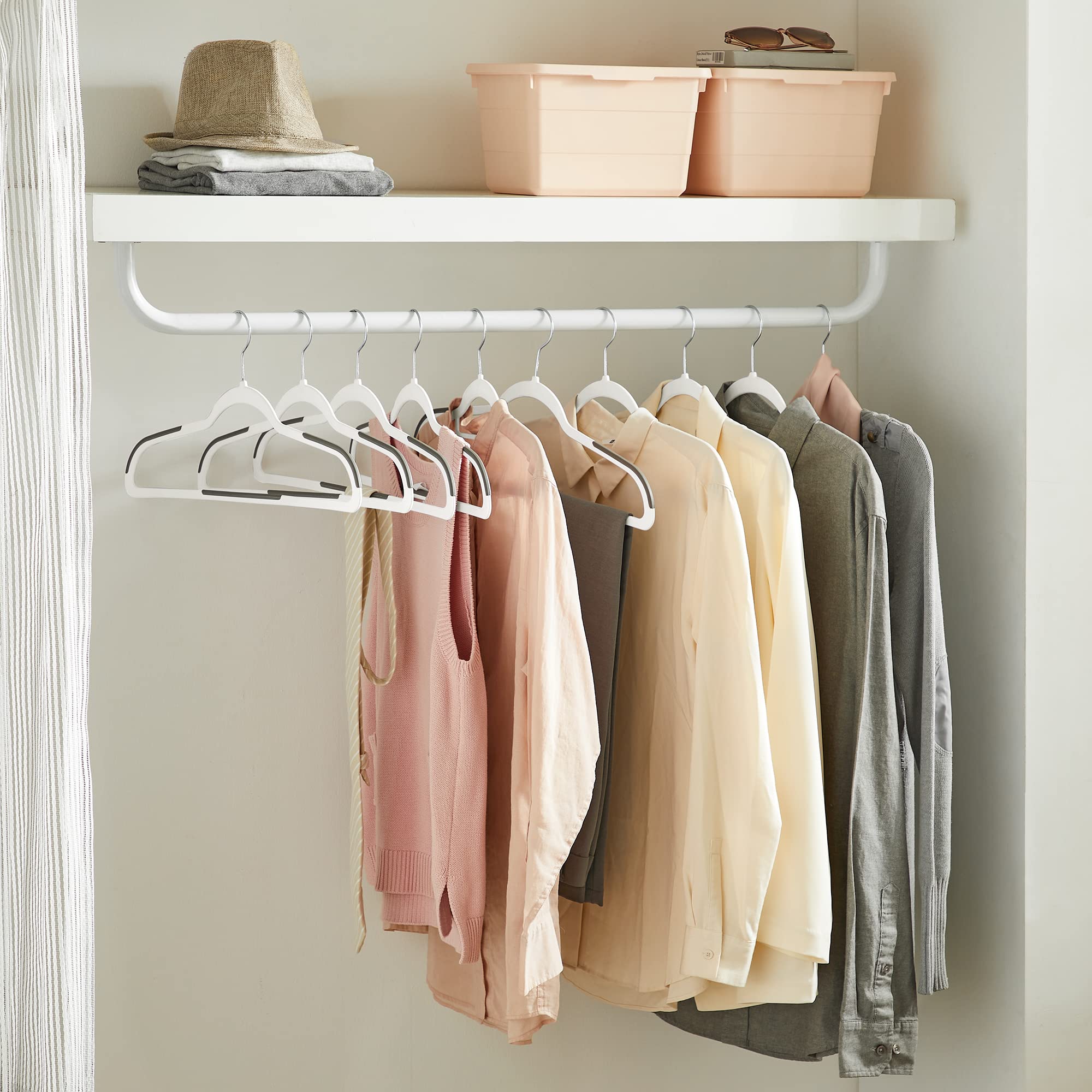 Songmics hangers showing 360-degree swivel hooks for easy access
