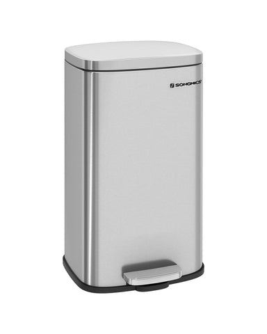 SongMics 8-gallon trash can with lid in a compact kitchen setup.