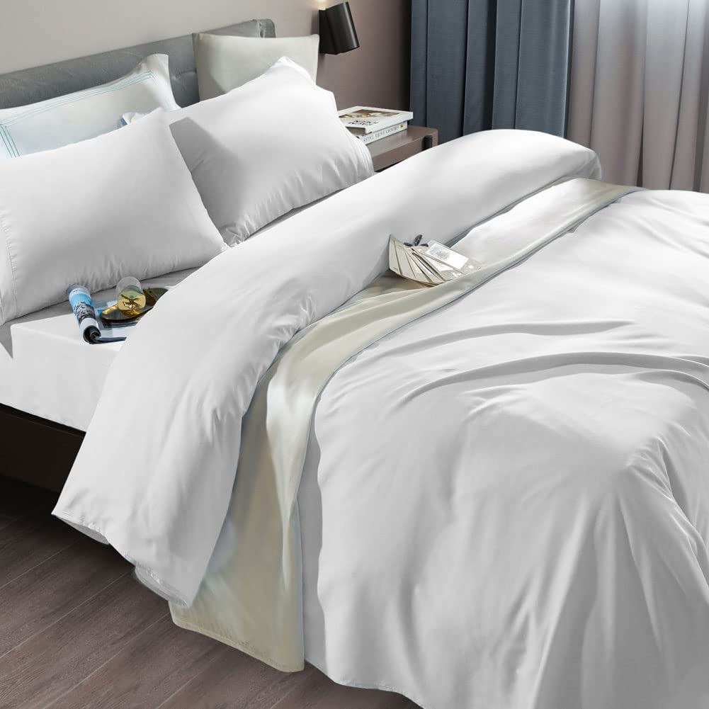 SONORO KATE flat sheet 90x102 offers silky comfort for restful sleep.
