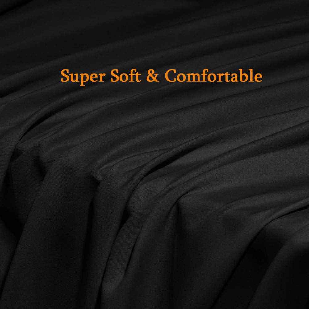 SONORO KATE black sheets add sleek bedroom style.