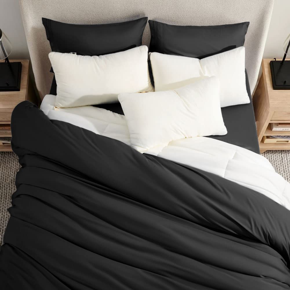 Sonoro Kate deep-pocket fit shown on an up-to-16-inch mattress.