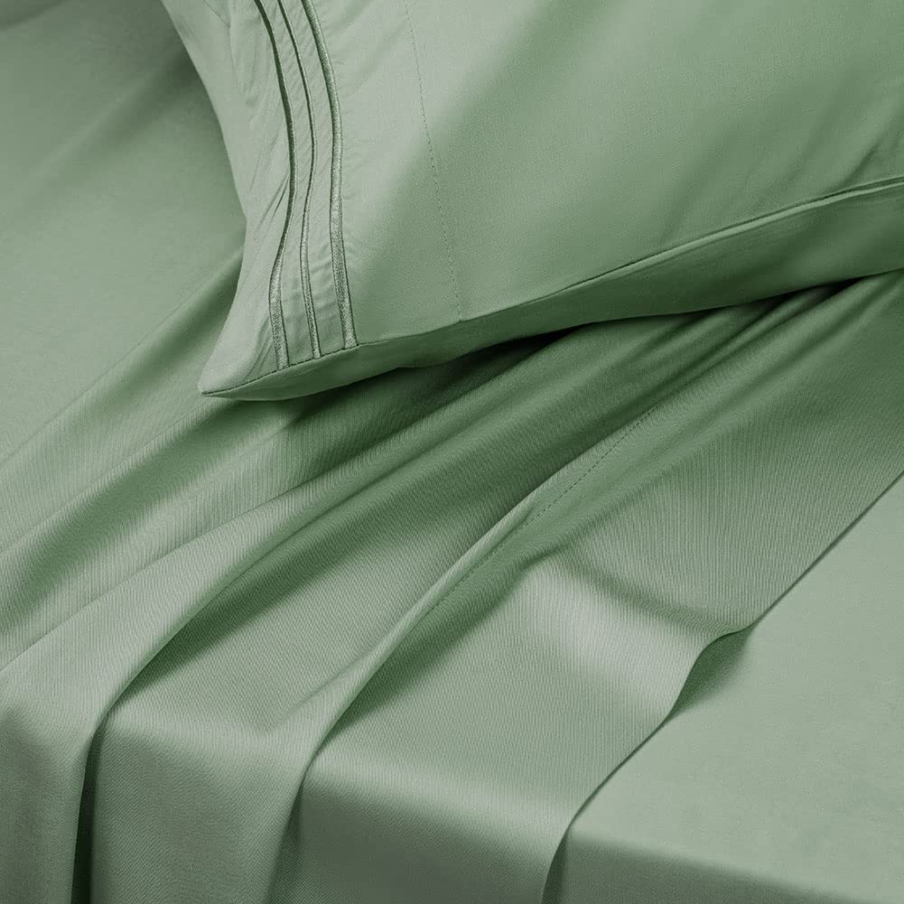 SONORO KATE queen flat sheet 90x102 offers generous coverage and drape.