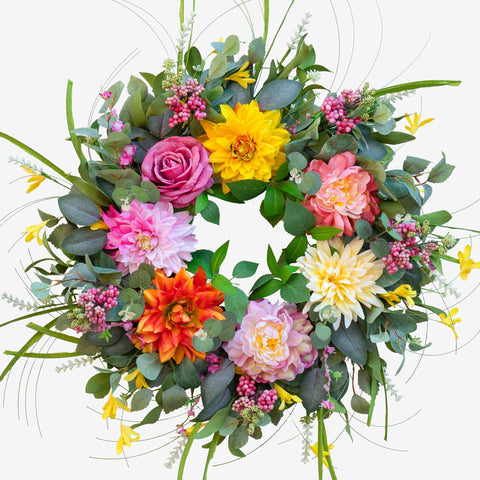 Soomeir wreath arrives ready to use after light fluffing.