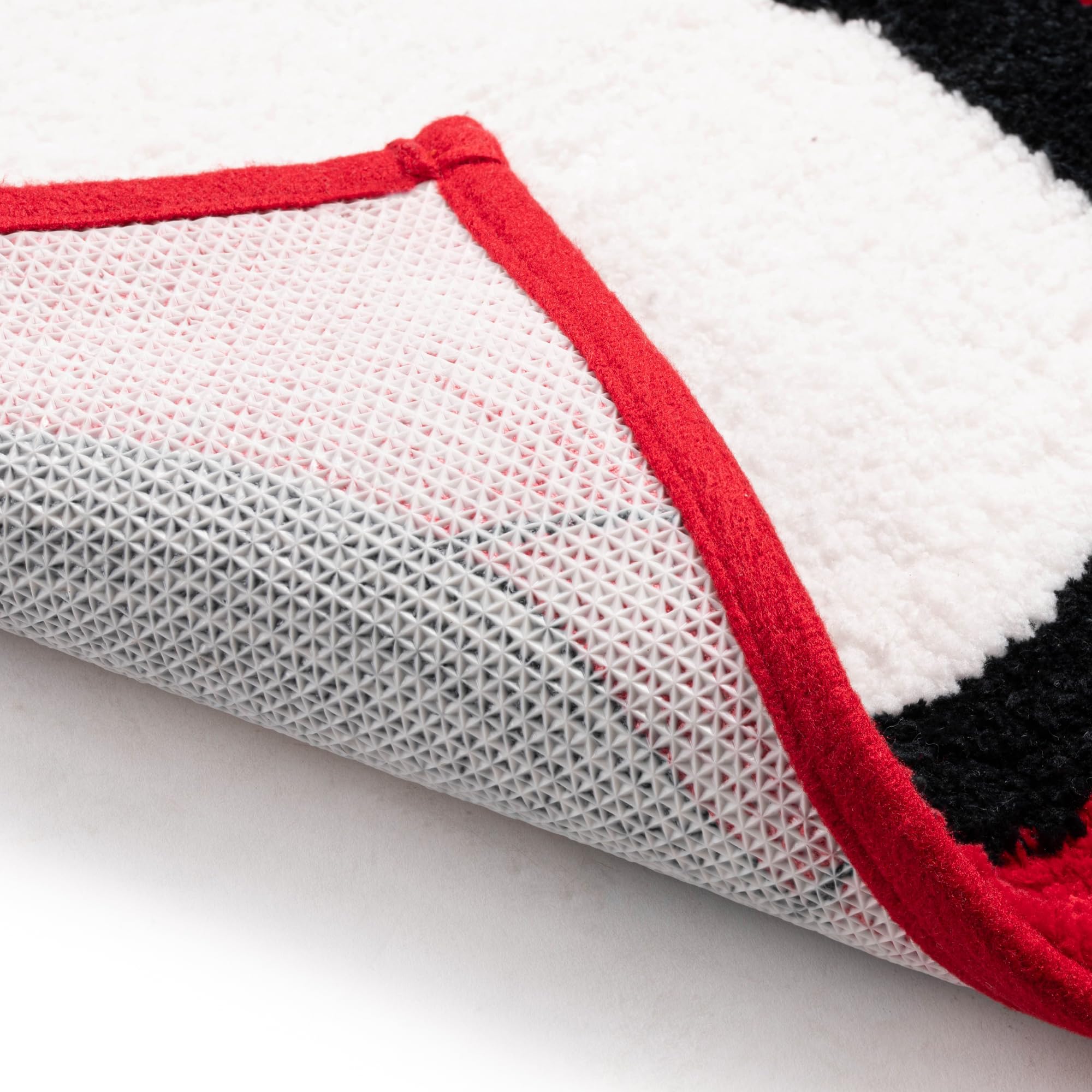 Jay Franco Spiderman rug non-slip backing detail prevents slips