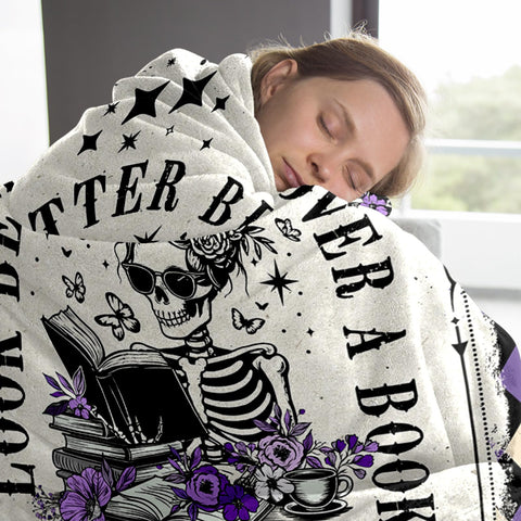 Sruemiul reading club vibe elevates home library decor with this blanket.