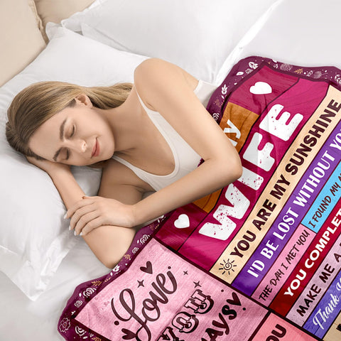 Sruemiul machine-washable blanket offers easy care and durable comfort