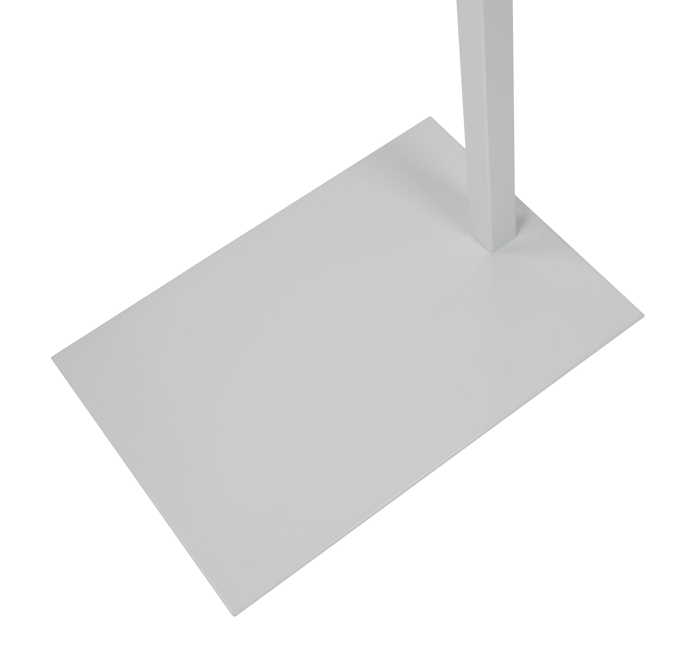 SSWBasics retail-display setup emphasizes clean lines and organized product presentation.