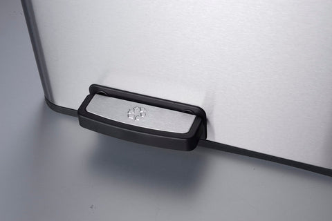 Step N' Sort fingerprint-resistant stainless steel finish for a clean look.
