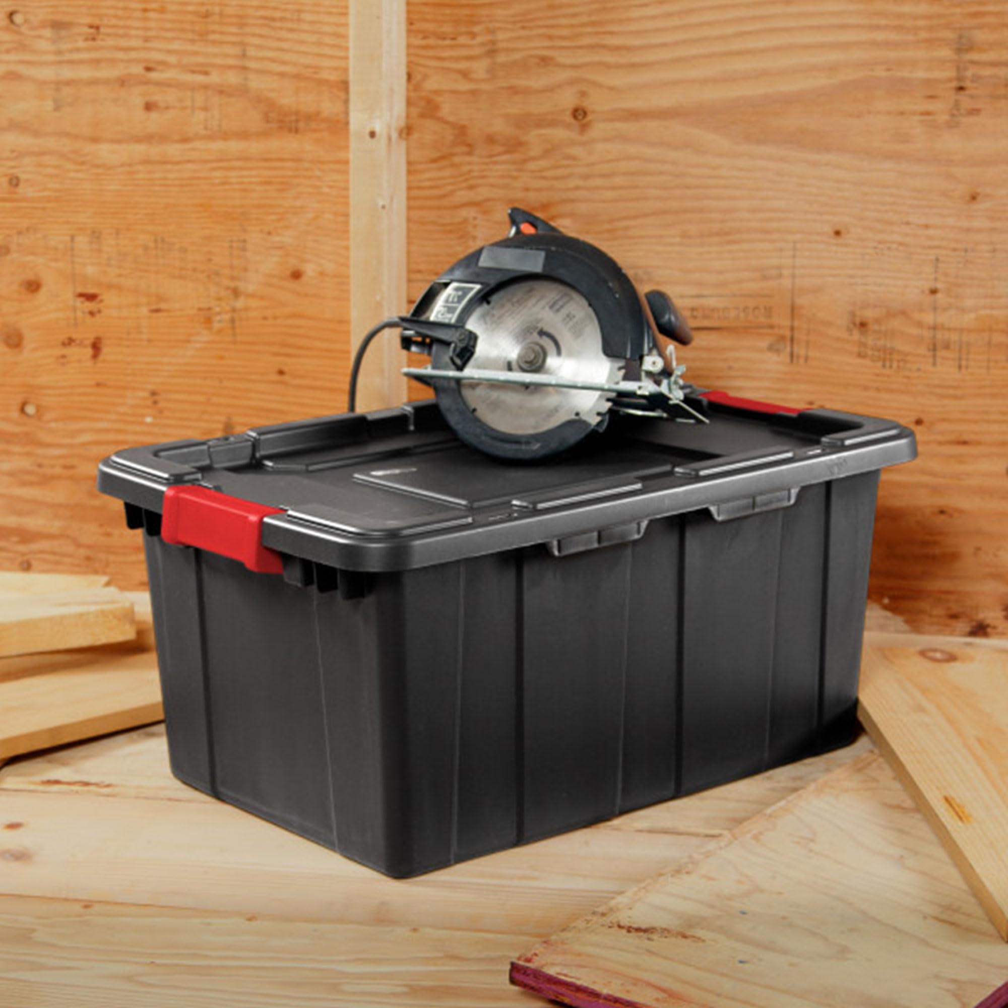 Drip resistant lid on Sterilite tote protects contents from moisture