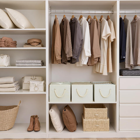StorageWorks interior view shows heavy-duty boards for stable storage and shape retention.