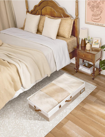 StorageWorks cardboard-reinforced sides maintain the bin’s shape.