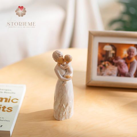 Storieme resin sculpture details convey lasting sentiment.