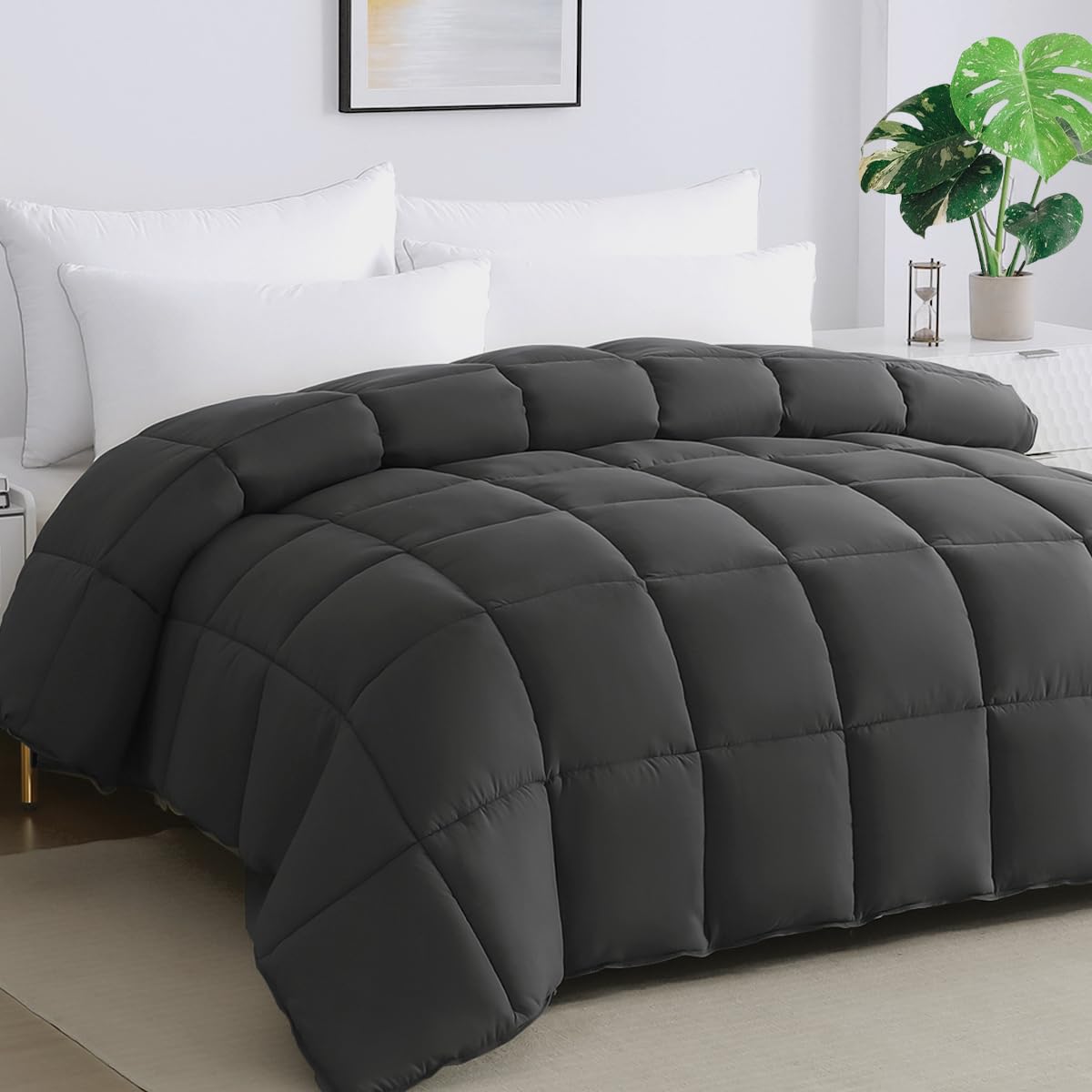 STWIENER Alaskan King Comforter flatlay highlights cloud-soft microfiber for luxurious warmth