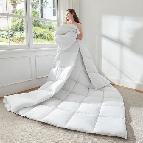 STWIENER comforter shows eight corner tabs for secure duvet attachment.